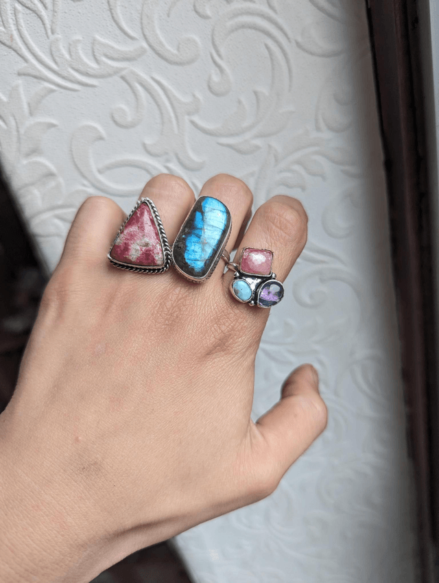 Crystal necklace, amethyst, labradorite bracelet , ring thulite larimar 