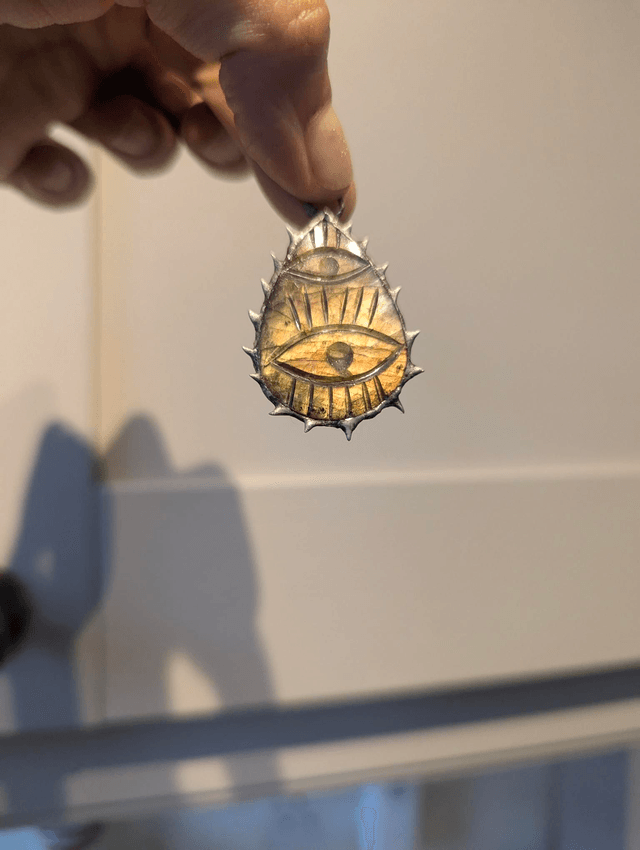 Double eye labradorite 