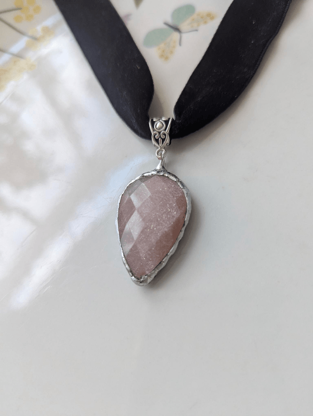 Peach moonstone chocker 