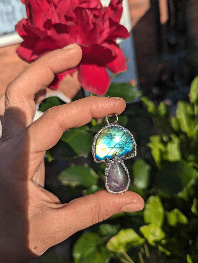 Mushroom shaped Labradorite and amethyst 