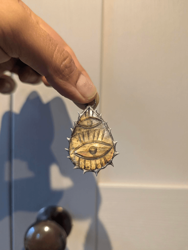 Double eye labradorite 
